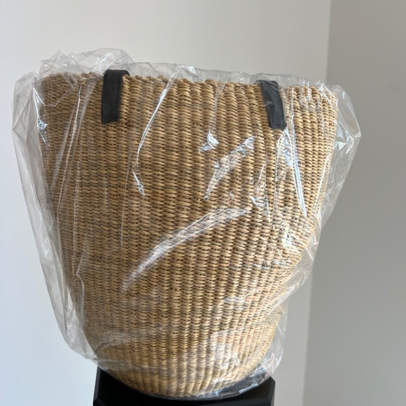 BEMBIEN Sienna Bucket Bag - Picture 10 of 10